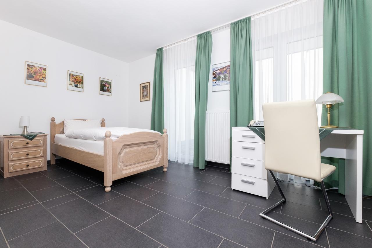 Hotel Garni Jacobs 본 외부 사진